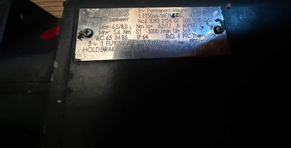 Siemens 1FT5066-1AF71-4EB0 Permanent Magnet Servo Motor 600V 3000 RPM with Brake