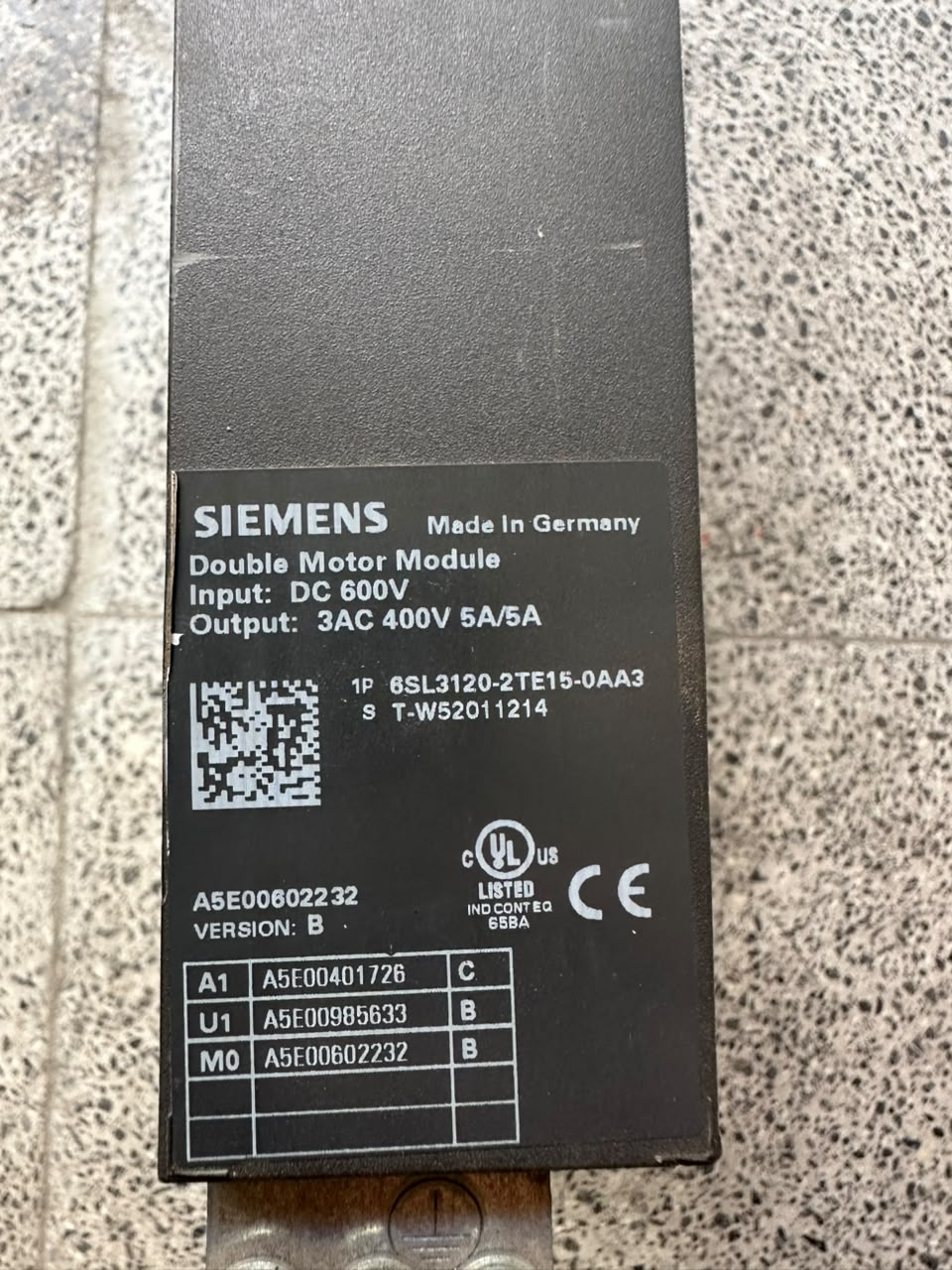 Siemens 6SL3120-2TE15-0AA3 SINAMICS S120 Double Motor Module 600V DC 5A/5A