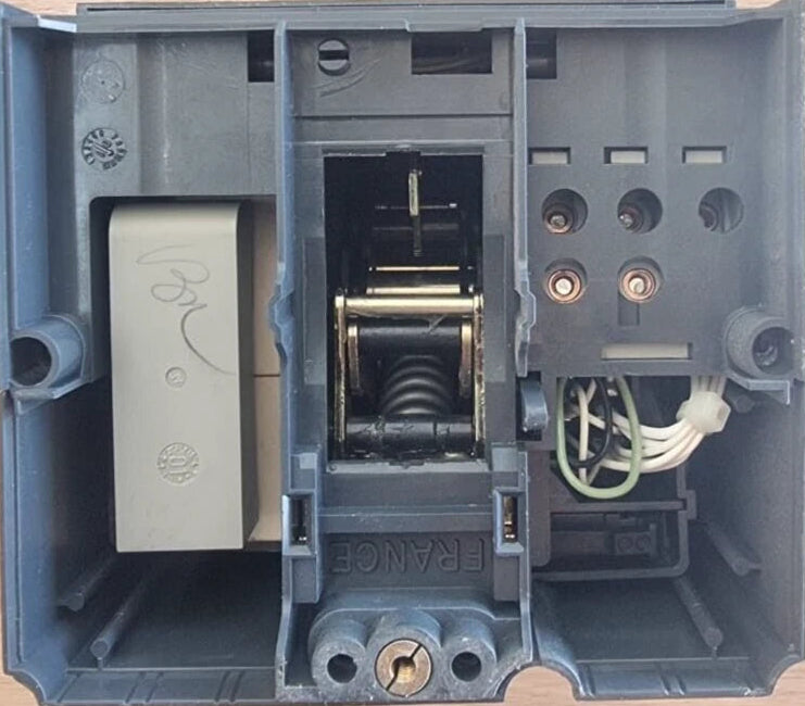 Schneider Electric Merlin Gerin MT100/160 Motor Mechanism 48–60VDC for Compact NS Circuit Breakers